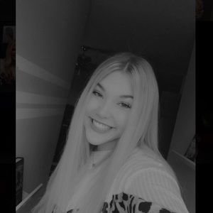 Meet your Posher, Ella